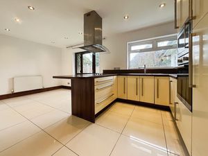 Kitchen - click for photo gallery